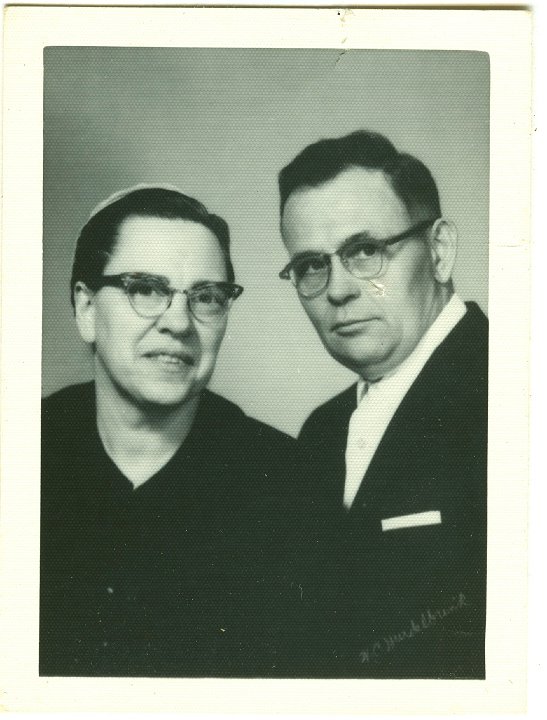 1217.jpg - Ruth & Vernon Kauffman  1950c