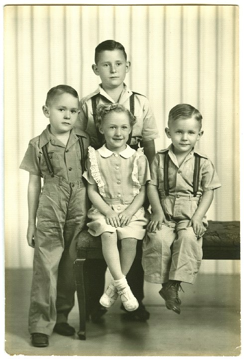 1315.jpg - The Ivan & Elsie Yoder Family 1945c.  Dick, Bob, Janet, Don Yoder.