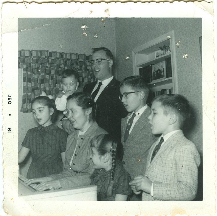 1357.jpg - The Marvin & Miriam Sweigart Family, 1961.  Left:  Cindy, Miriam, Mary Ann sitting; Mark, Marvin, Randy & Tim Sweigart.