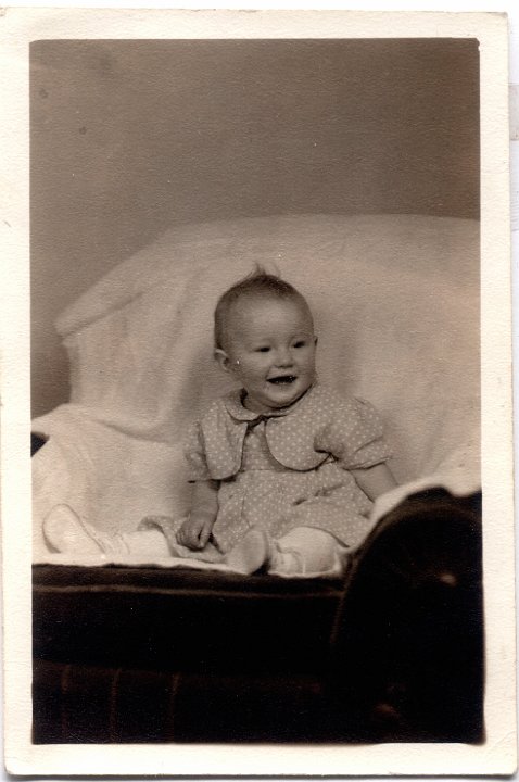 1404.jpg - "Julia Marie Saltzman  8 mo  18 lbs  2 oz"  1952c