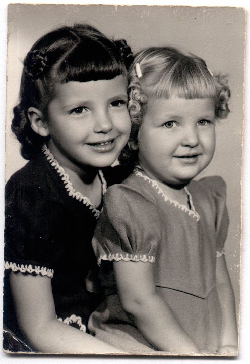 1415.jpg - Bonnie & Marla Wyse, 1955c