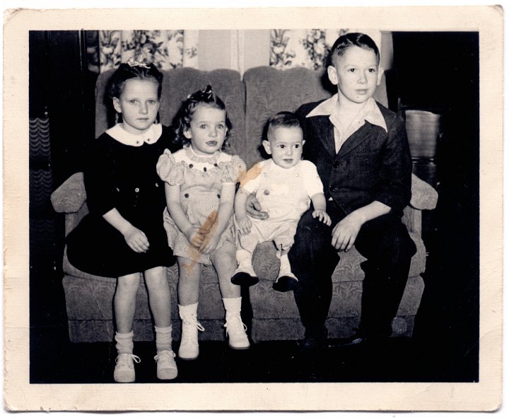 1433.jpg - Louise, Joanne, Denny & Gary Reschly.  1948c